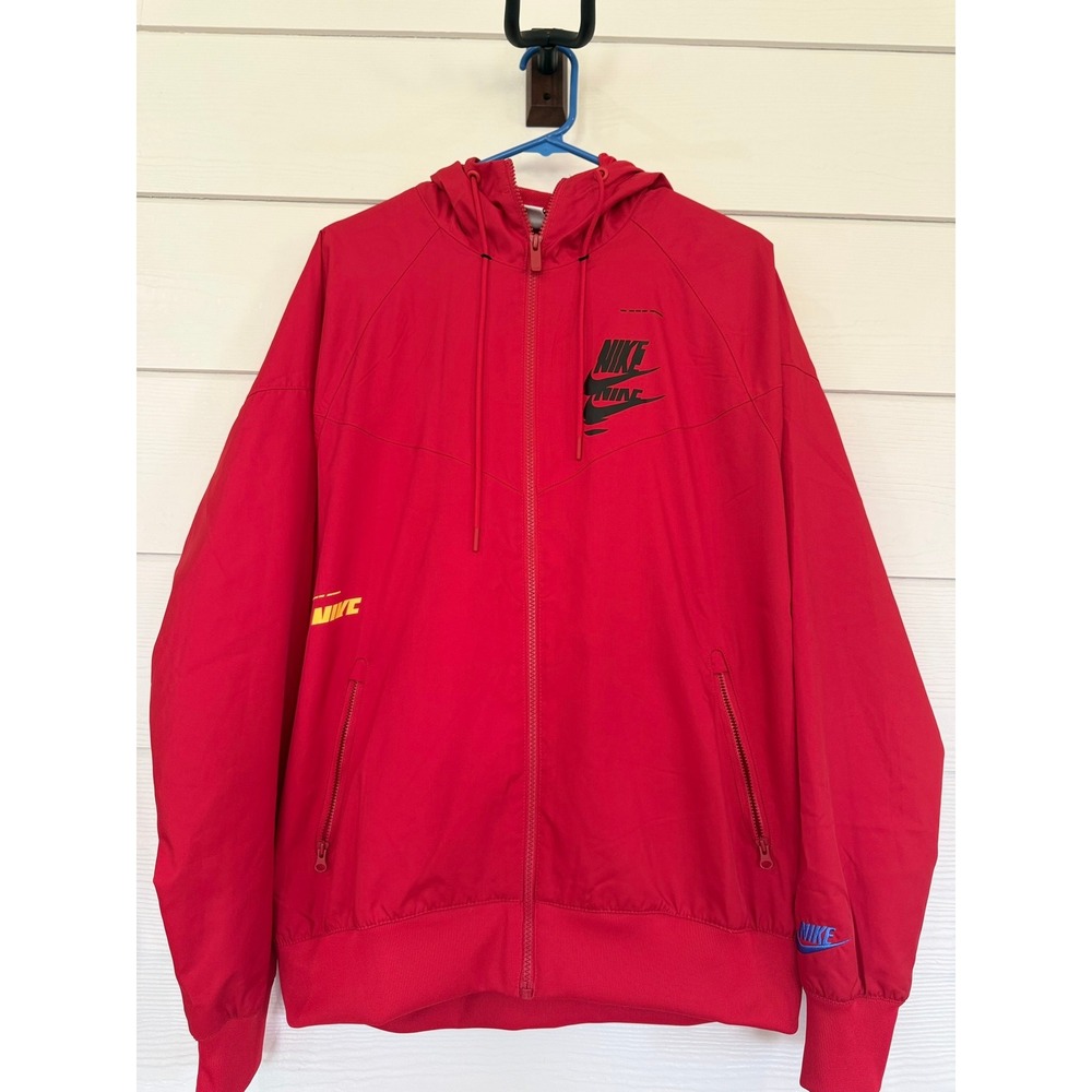AA- 001- Nike Sportswear Sport Essentials Windrunner Jacket Red Mens Medium